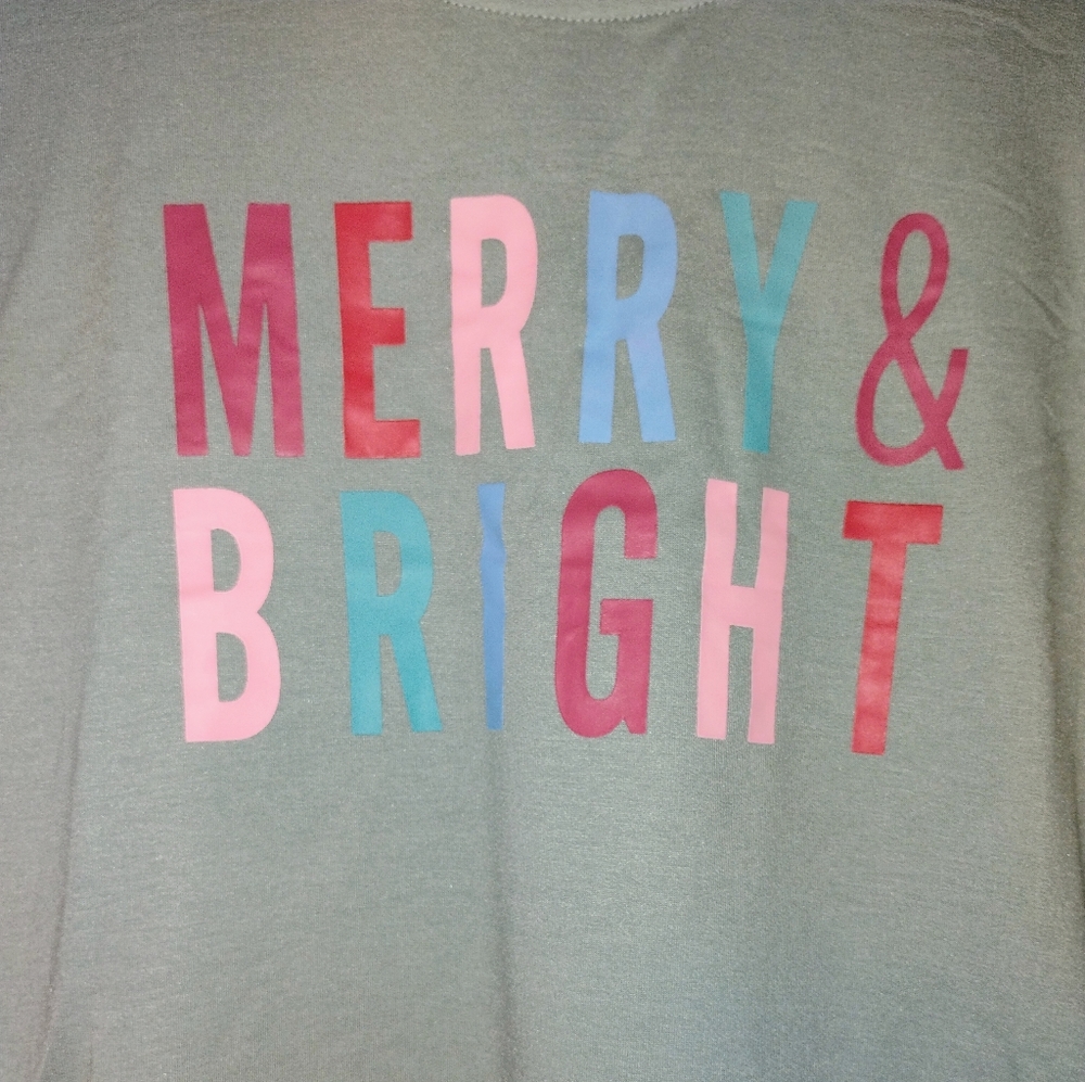 Green 'Merry & Bright' Women's Sweatshirt SM PTP 20"